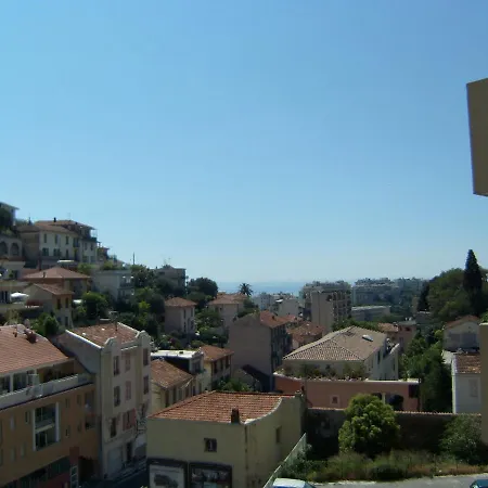 Estienne D'orves Apartamento